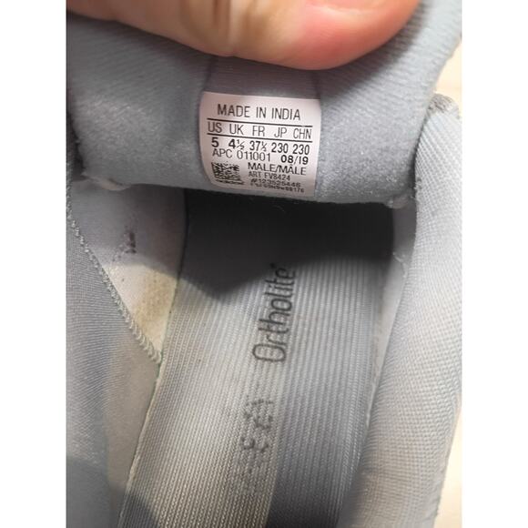 adidas Yeezy 700 V2 Hospital blue size 5 mens used main image 14